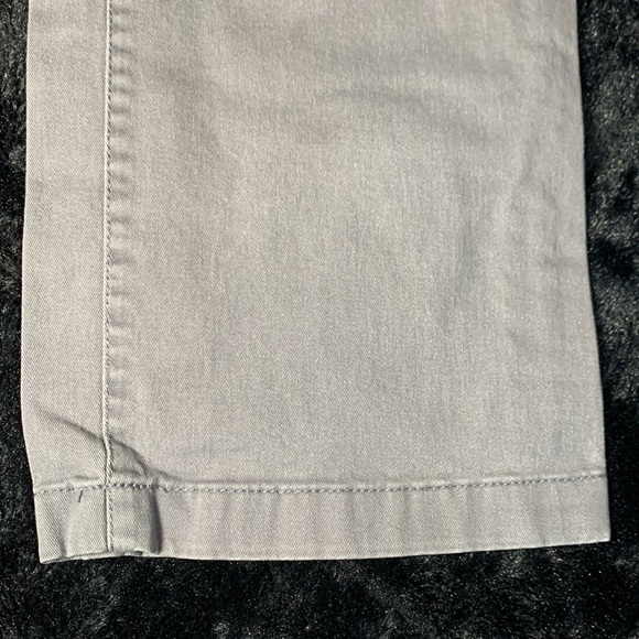 Men's Gray Goodfellow Hennepin Chino Labeled as 34 x 32 - Picture 9 of 11